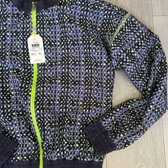 Sweater - Picture 2 of 3